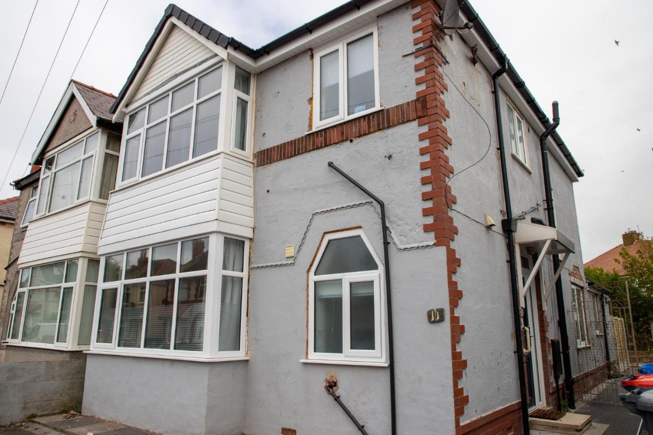 Wave Stays - Ground Floor Apartment - Outside Seating Area Cleveleys Exteriör bild