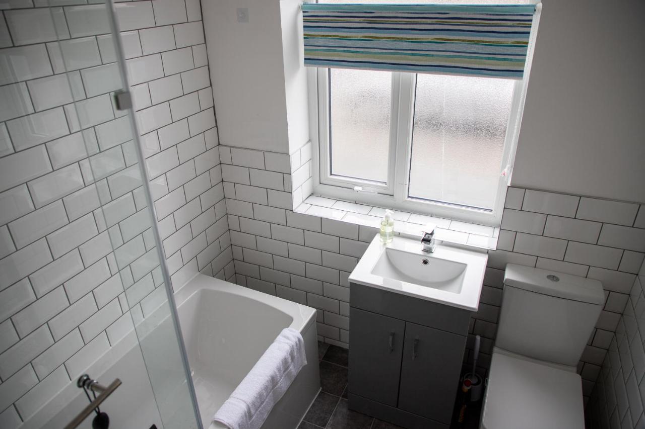 Wave Stays - Ground Floor Apartment - Outside Seating Area Cleveleys Exteriör bild